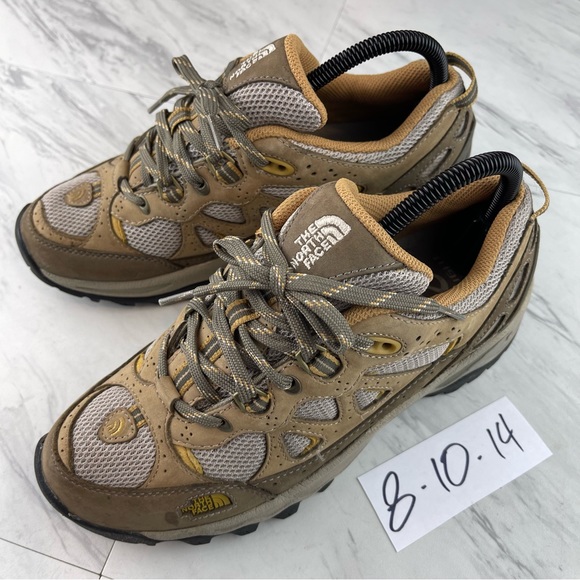 •The North Face womens hiking Sneakers shoes Size 8 TNF Trail Grip - Picture 10 of 13